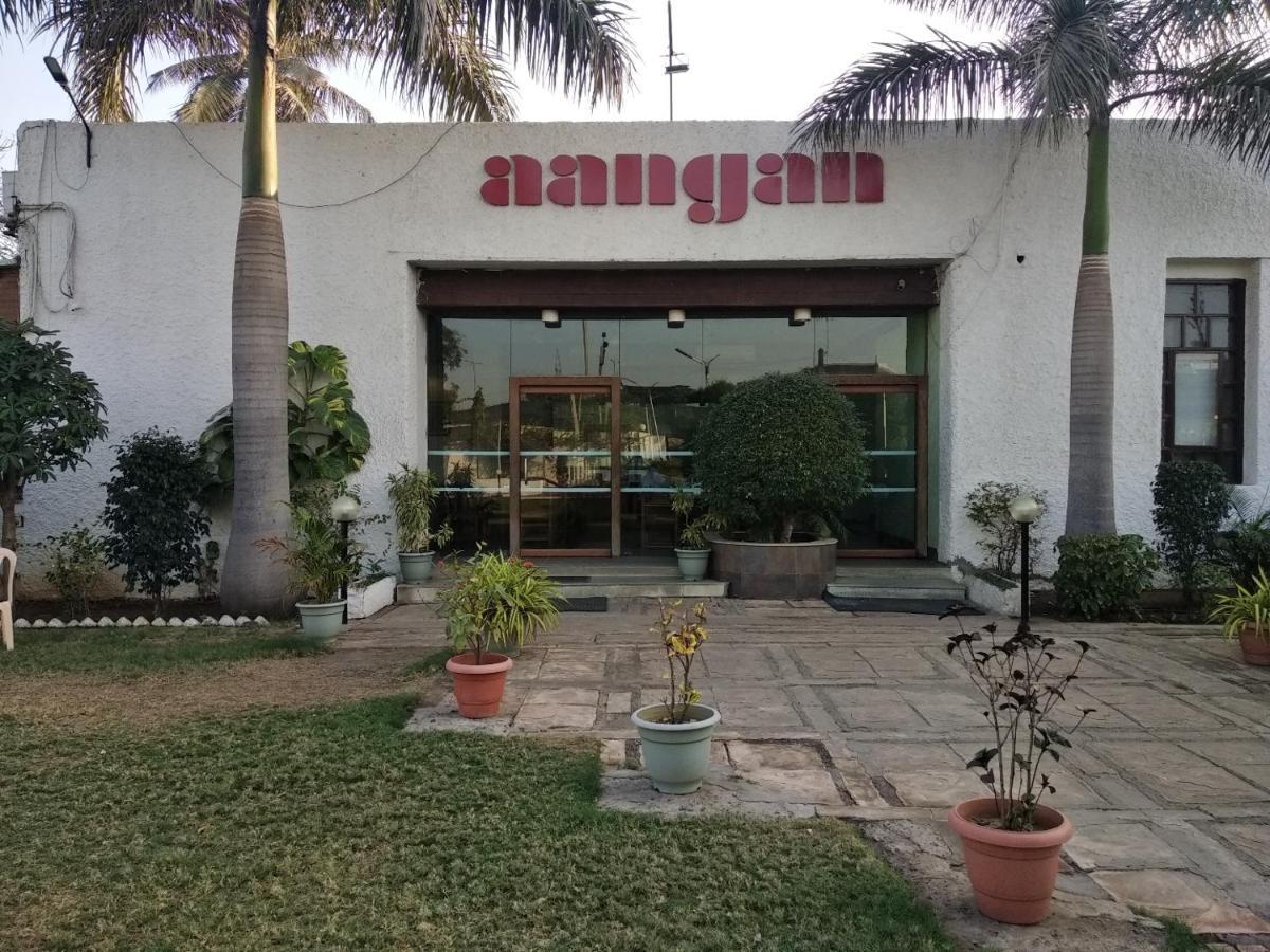 Chryso Hotels Pvt Ltd Ankleshwar Eksteriør bilde