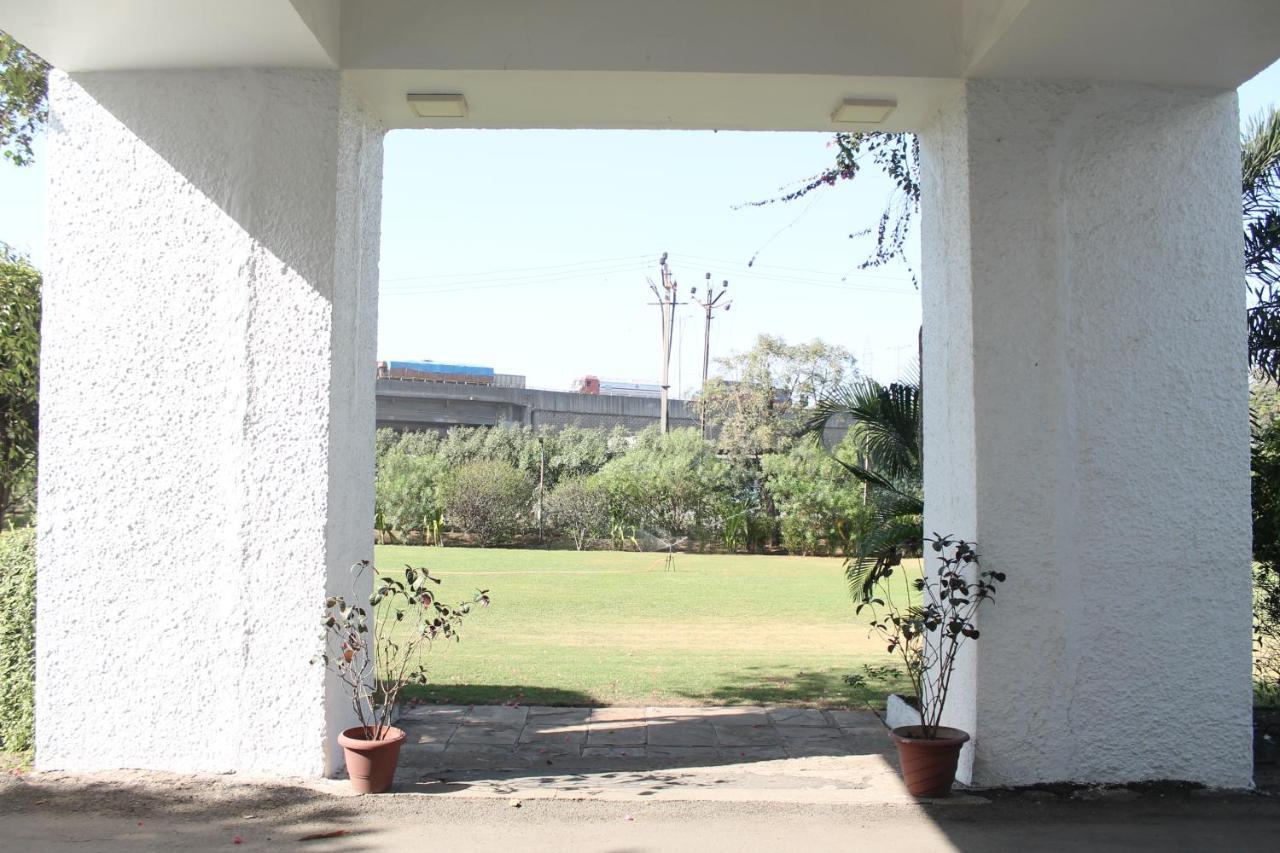 Chryso Hotels Pvt Ltd Ankleshwar Eksteriør bilde