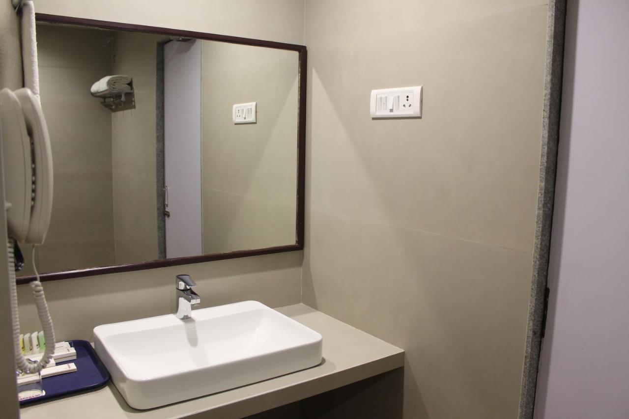 Chryso Hotels Pvt Ltd Ankleshwar Eksteriør bilde