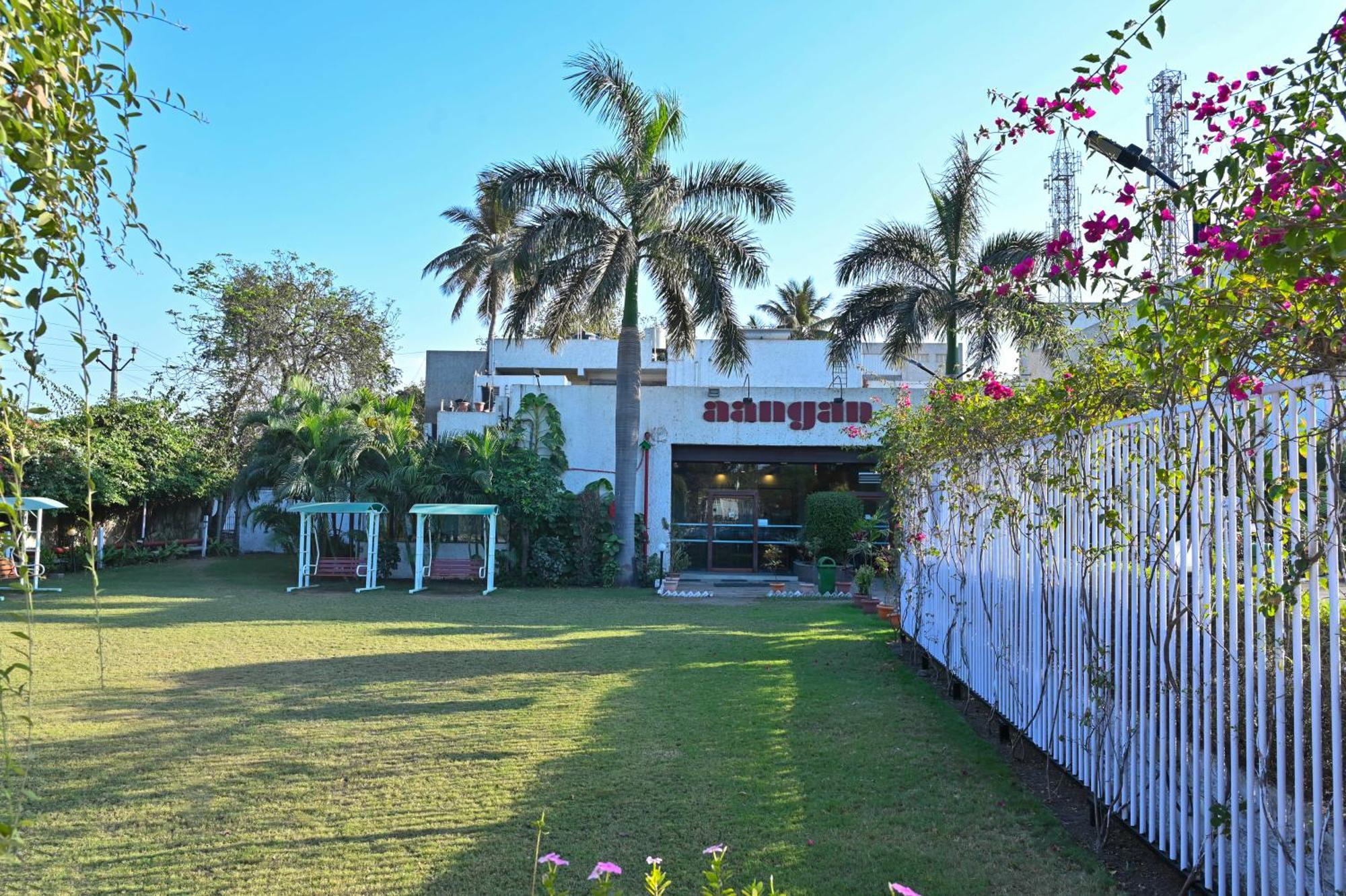 Chryso Hotels Pvt Ltd Ankleshwar Eksteriør bilde